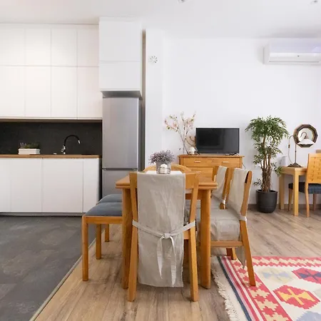Apartment May * Warna