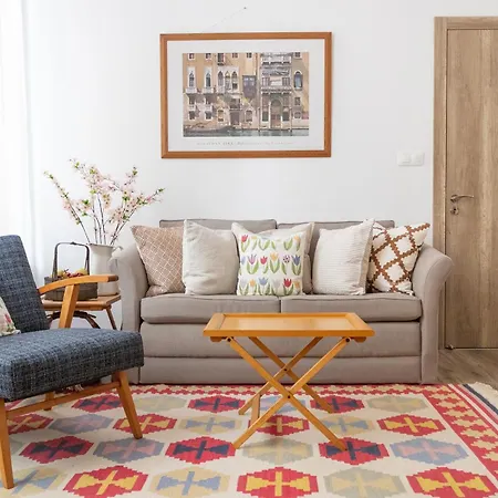 Apartment May * Warna